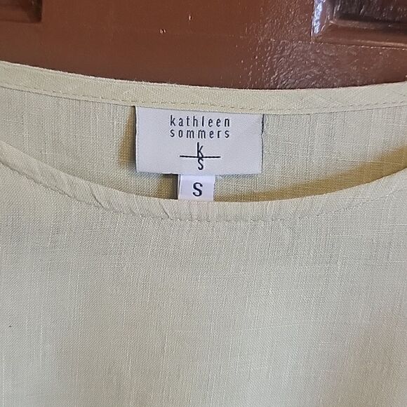 Kathleen Sommers-Linen green asymmetrical long sleeved top S. - Picture 6 of 13